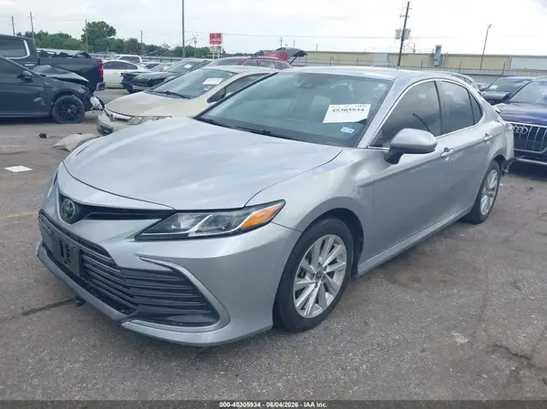 4T1C11AK0MU564970 2021 TOYOTA CAMRY - Image 2