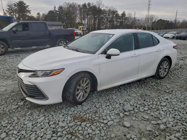 4T1C11AK0MU567724 2021 TOYOTA CAMRY - Image 1