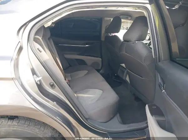 4T1C11AK0MU572258 2021 TOYOTA CAMRY - Image 8