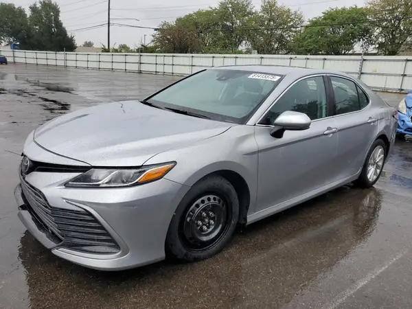 4T1C11AK0MU573765 2021 TOYOTA CAMRY - Image 1