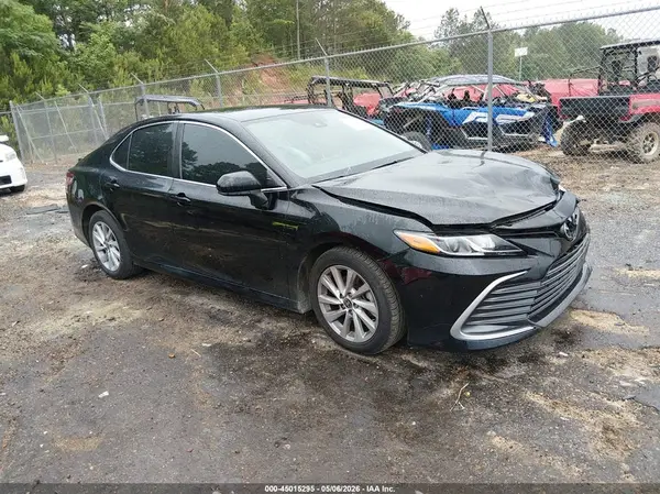 4T1C11AK0MU581378 2021 TOYOTA CAMRY - Image 1