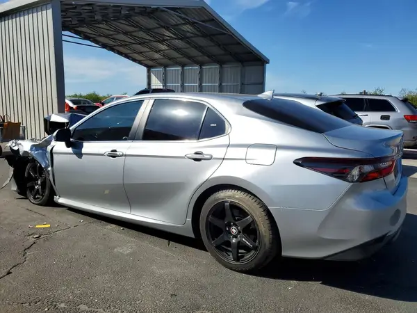 4T1C11AK0MU589299 2021 TOYOTA CAMRY - Image 2