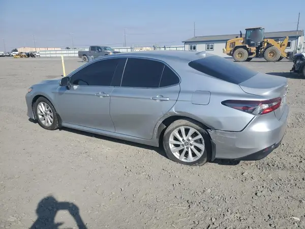 4T1C11AK0MU591716 2021 TOYOTA CAMRY - Image 2
