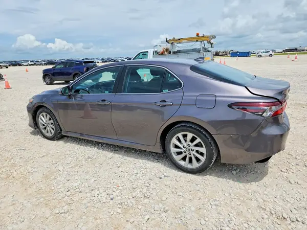 4T1C11AK0MU592090 2021 TOYOTA CAMRY - Image 2