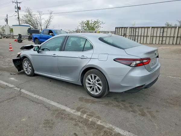 4T1C11AK0MU595961 2021 TOYOTA CAMRY - Image 2