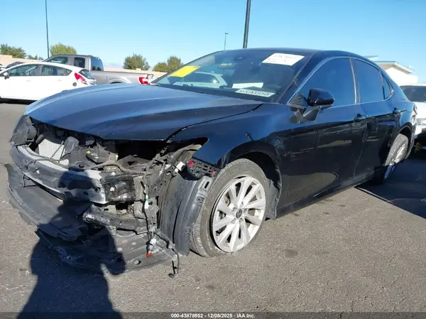 4T1C11AK0MU604495 2021 TOYOTA CAMRY - Image 2