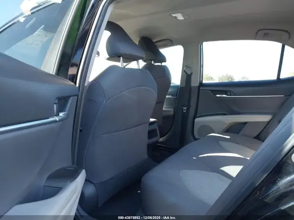 4T1C11AK0MU604495 2021 TOYOTA CAMRY - Image 8