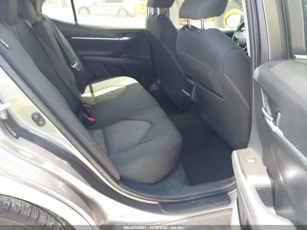 4T1C11AK0MU605906 2021 TOYOTA CAMRY - Image 8