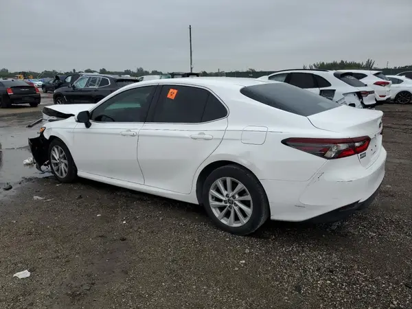 4T1C11AK0MU609373 2021 TOYOTA CAMRY - Image 2