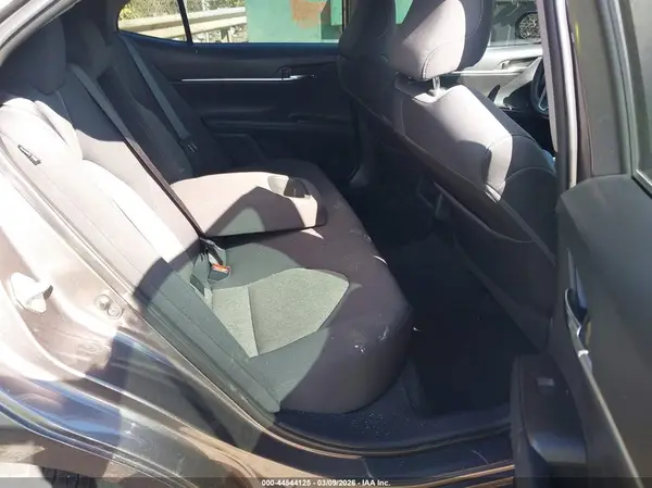 4T1C11AK0MU610278 2021 TOYOTA CAMRY - Image 8