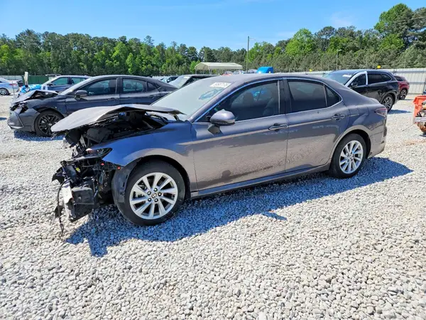 4T1C11AK0MU613181 2021 TOYOTA CAMRY - Image 1