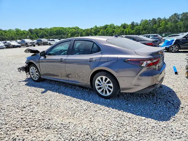 4T1C11AK0MU613181 2021 TOYOTA CAMRY - Image 2