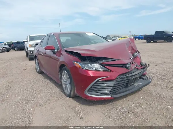 4T1C11AK0NU002133 2022 TOYOTA CAMRY - Image 1