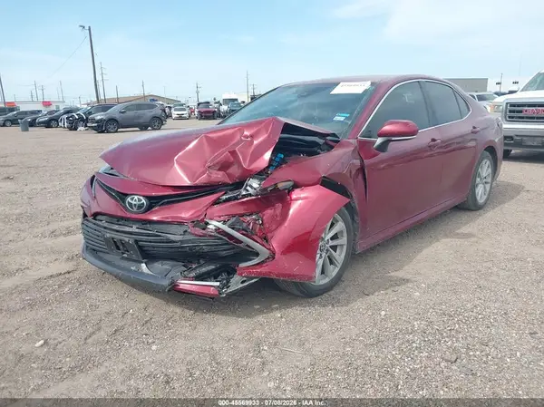 4T1C11AK0NU002133 2022 TOYOTA CAMRY - Image 2