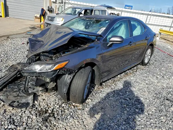 4T1C11AK0NU007011 2022 TOYOTA CAMRY - Image 1