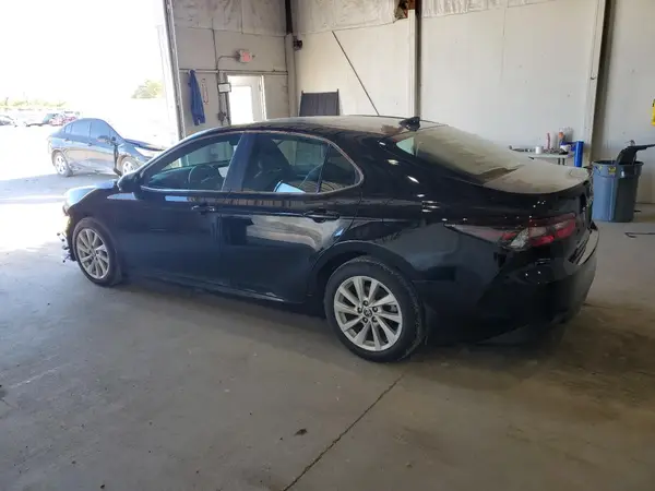 4T1C11AK0NU025069 2022 TOYOTA CAMRY - Image 2