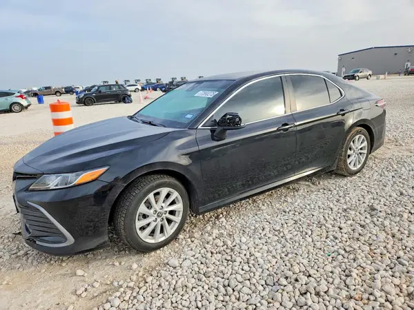 4T1C11AK0NU045337 2022 TOYOTA CAMRY - Image 1