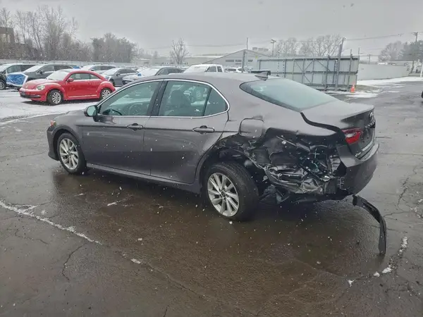 4T1C11AK0NU058766 2022 TOYOTA CAMRY - Image 2