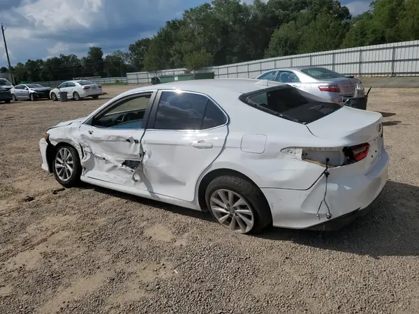 4T1C11AK0NU069718 2022 TOYOTA CAMRY - Image 2