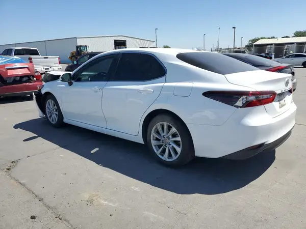 4T1C11AK0NU072618 2022 TOYOTA CAMRY - Image 2