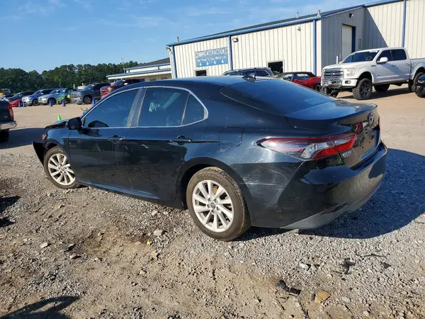 4T1C11AK0NU499975 2022 TOYOTA CAMRY - Image 2