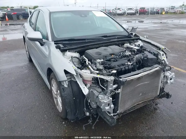 4T1C11AK0NU626837 2022 TOYOTA CAMRY - Image 1