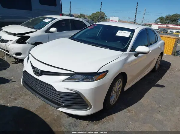 4T1C11AK0NU632461 2022 TOYOTA CAMRY - Image 2