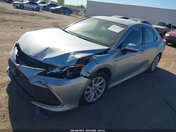 4T1C11AK0NU636008 2022 TOYOTA CAMRY - Image 2