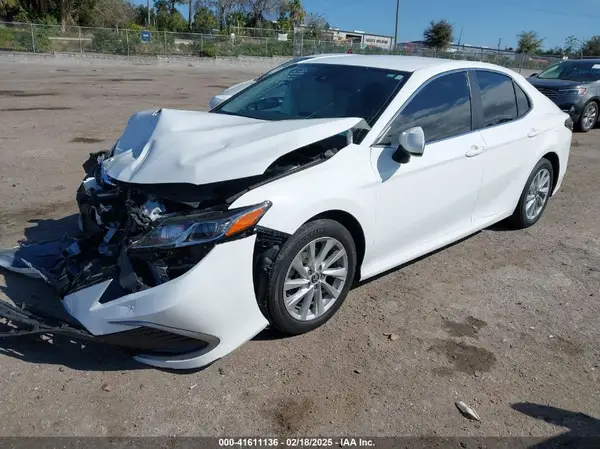 4T1C11AK0NU637532 2022 TOYOTA CAMRY - Image 2
