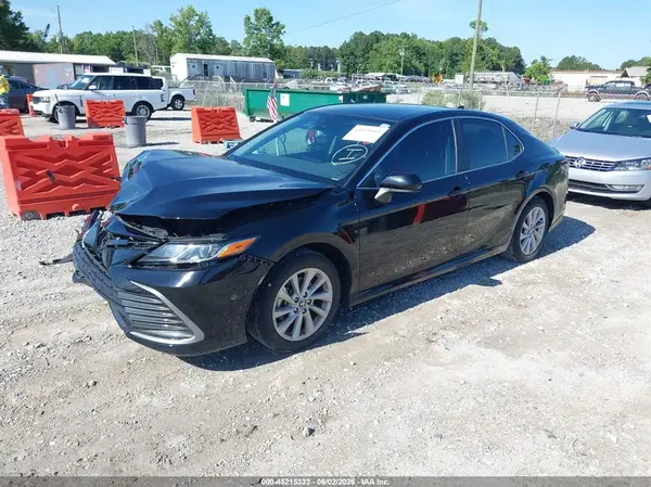 4T1C11AK0NU638549 2022 TOYOTA CAMRY - Image 2