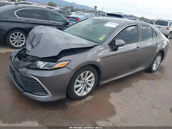 4T1C11AK0NU642035 2022 TOYOTA CAMRY - Image 2