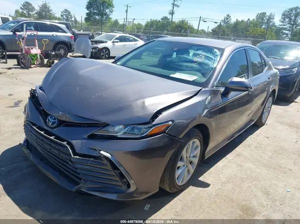 4T1C11AK0NU642441 2022 TOYOTA CAMRY - Image 2