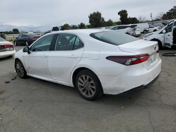 4T1C11AK0NU644822 2022 TOYOTA CAMRY - Image 2