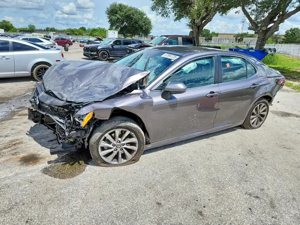 4T1C11AK0NU646652 2022 TOYOTA CAMRY - Image 1