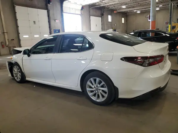 4T1C11AK0NU648269 2022 TOYOTA CAMRY - Image 2