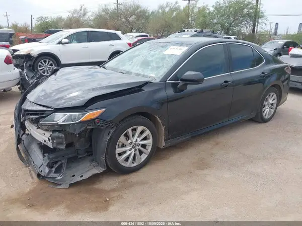 4T1C11AK0NU651396 2022 TOYOTA CAMRY - Image 2