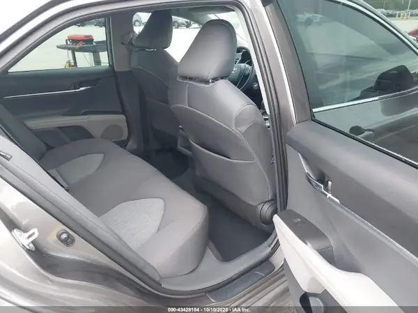 4T1C11AK0NU653830 2022 TOYOTA CAMRY - Image 8