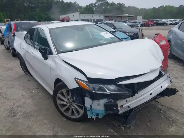 4T1C11AK0NU654153 2022 TOYOTA CAMRY - Image 1