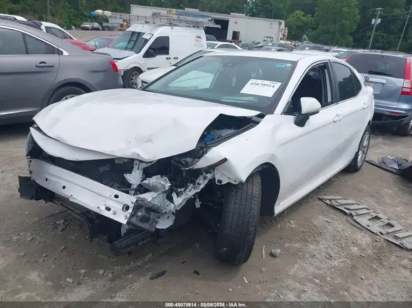 4T1C11AK0NU654153 2022 TOYOTA CAMRY - Image 2