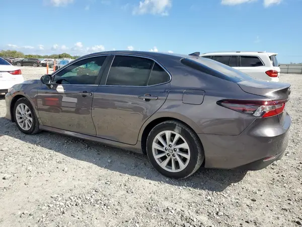 4T1C11AK0NU656727 2022 TOYOTA CAMRY - Image 2