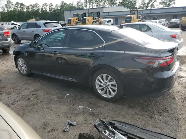 4T1C11AK0NU659692 2022 TOYOTA CAMRY - Image 2