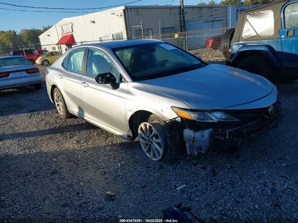 4T1C11AK0NU660096 2022 TOYOTA CAMRY - Image 1