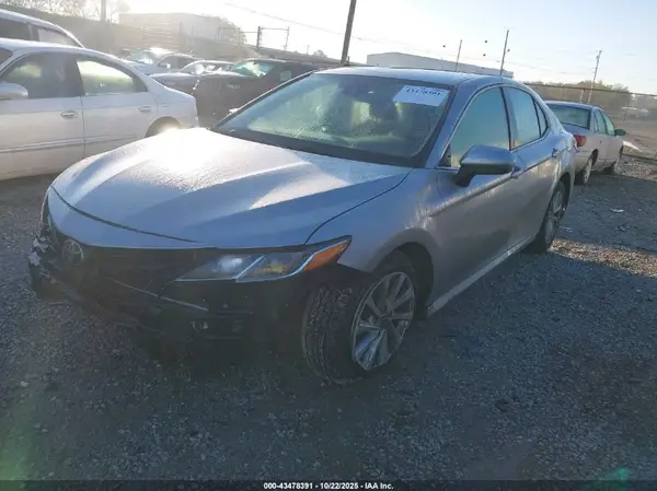 4T1C11AK0NU660096 2022 TOYOTA CAMRY - Image 2