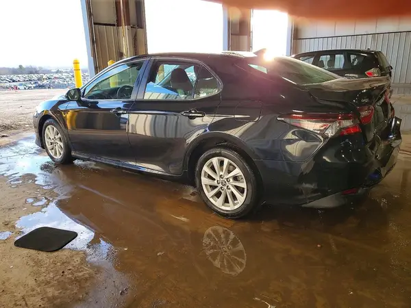 4T1C11AK0NU661054 2022 TOYOTA CAMRY - Image 2