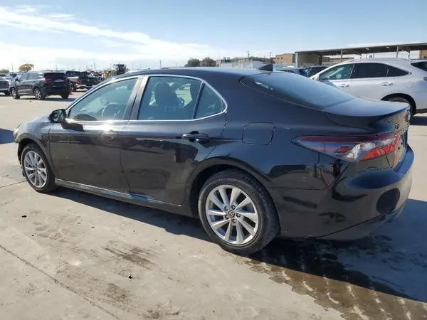 4T1C11AK0NU662298 2022 TOYOTA CAMRY - Image 2