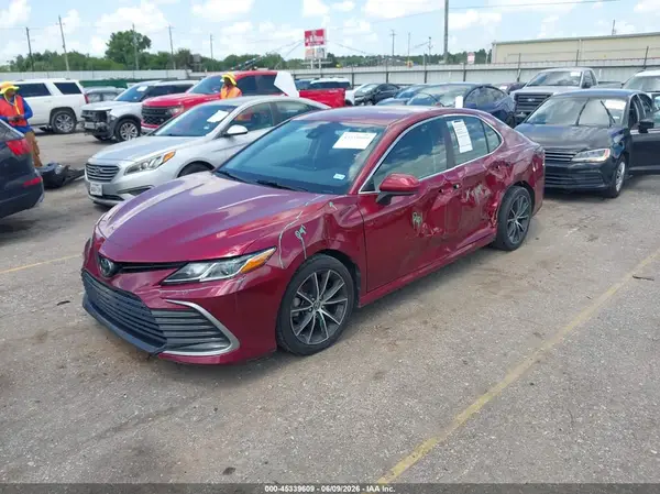 4T1C11AK0NU663130 2022 TOYOTA CAMRY - Image 2