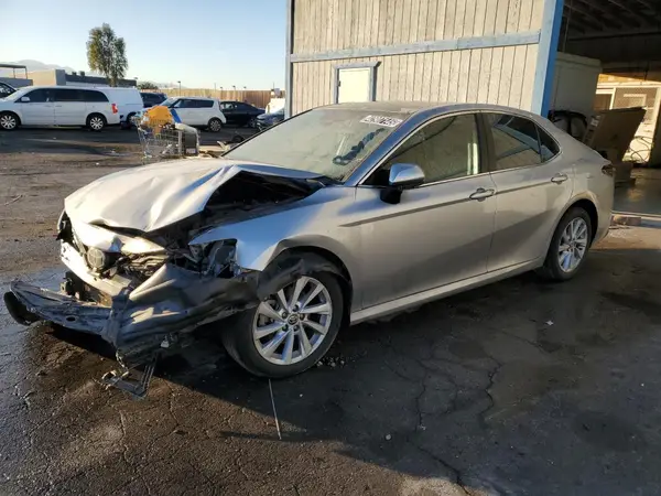 4T1C11AK0NU664424 2022 TOYOTA CAMRY - Image 1