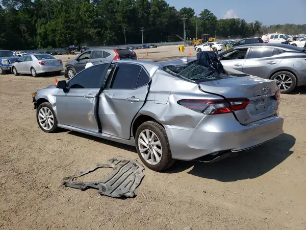 4T1C11AK0NU664858 2022 TOYOTA CAMRY - Image 2