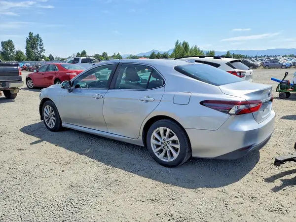 4T1C11AK0NU665914 2022 TOYOTA CAMRY - Image 2