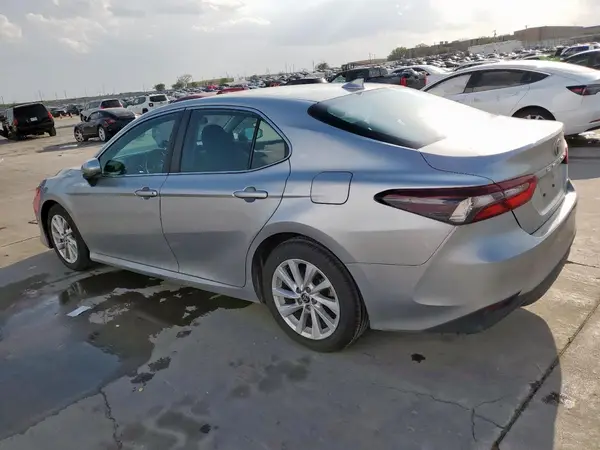 4T1C11AK0NU666190 2022 TOYOTA CAMRY - Image 2